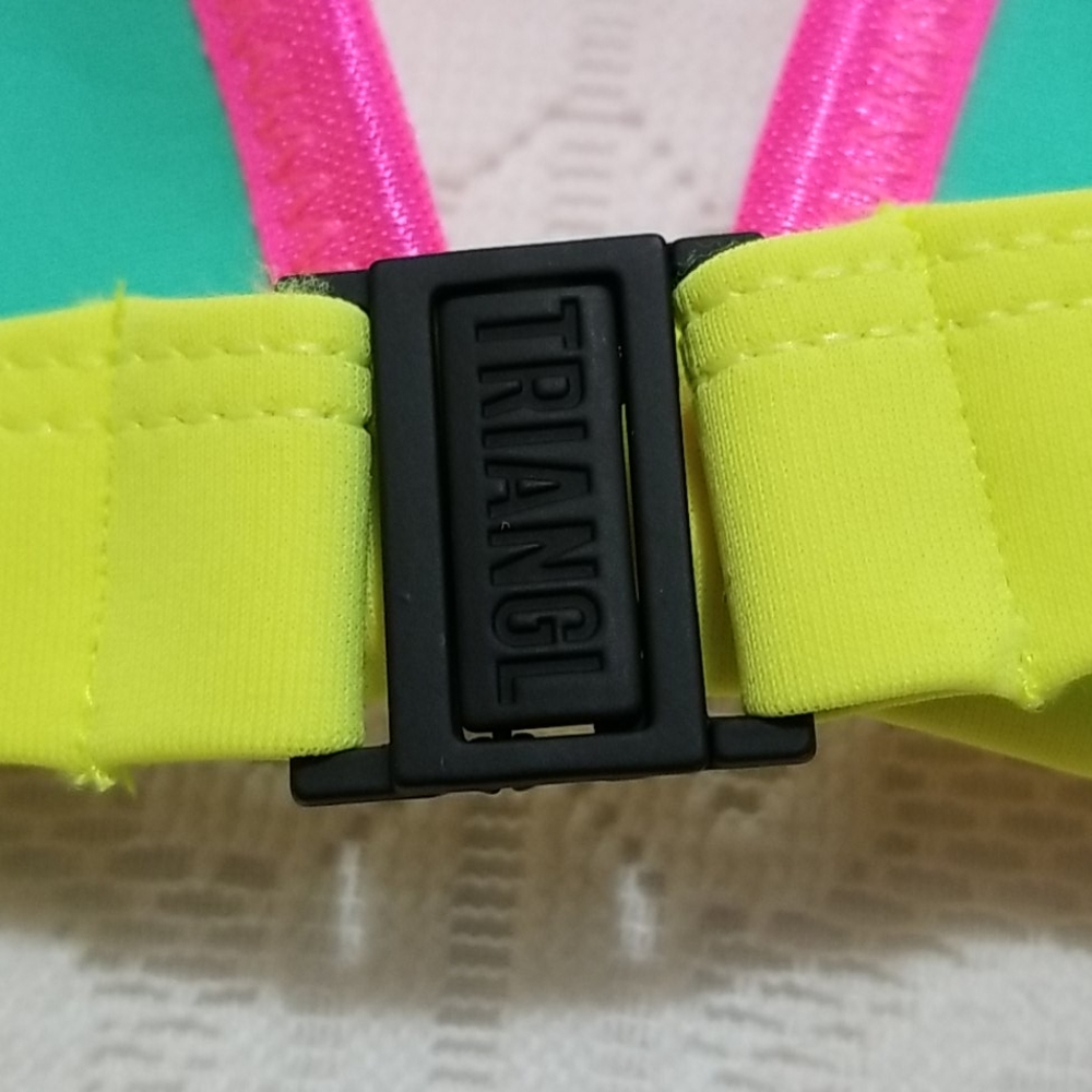 42T Triangl multicolored bikini top, various sizes - Picture 4 of 5